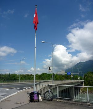 Über die Brücke in nach Liechtenstein