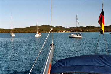 Ankern in der Bucht Ankern in der Bucht