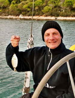 Werner angelt sich einen Fisch