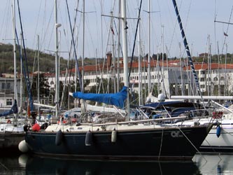 ROYANA ROYANA